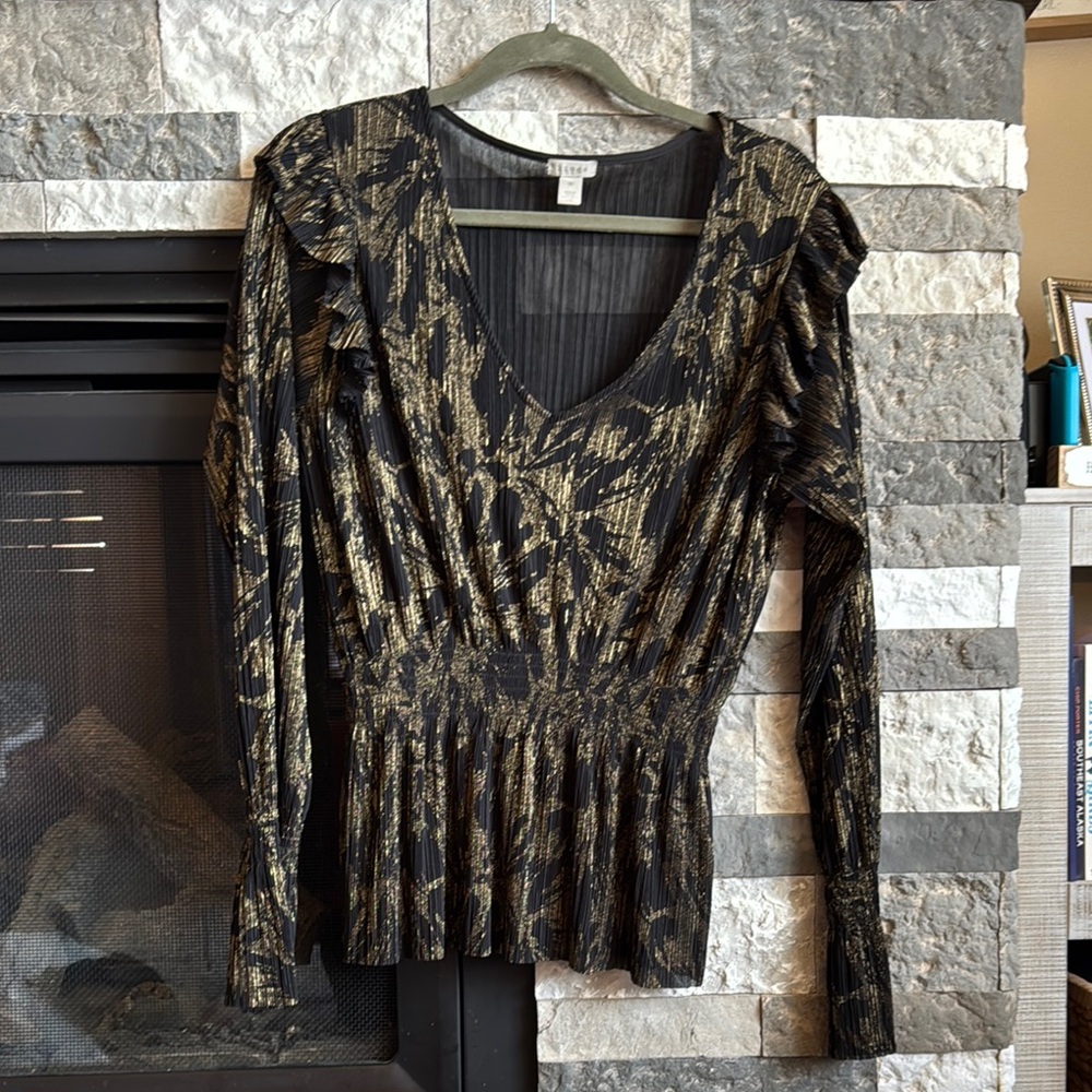 Chic Black and Gold Women's Top